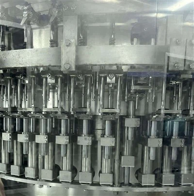 Komple Tam Otomatik Pet Şişe Saf Su Üretim Hattı 3in1 Dolum Makinesi